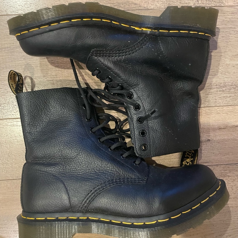 8 hole black Doc Martins
